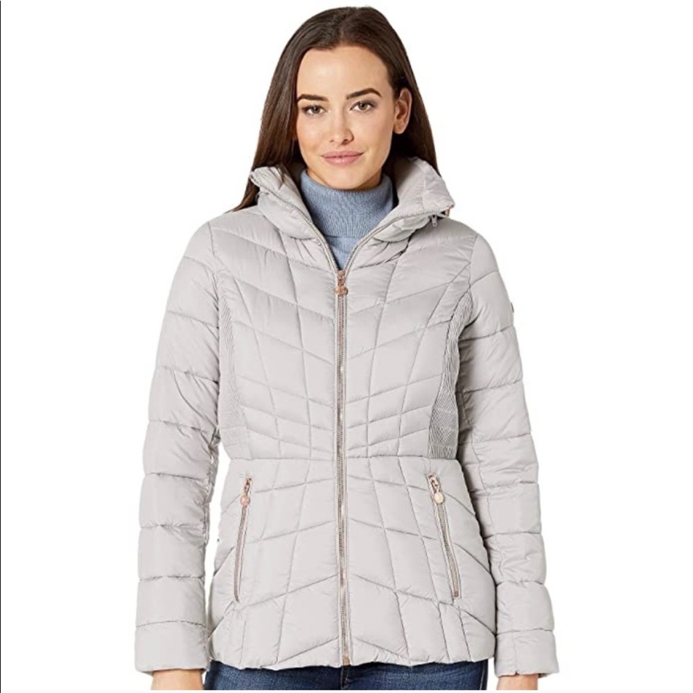 NWOT Bernardo fitted packable puffer